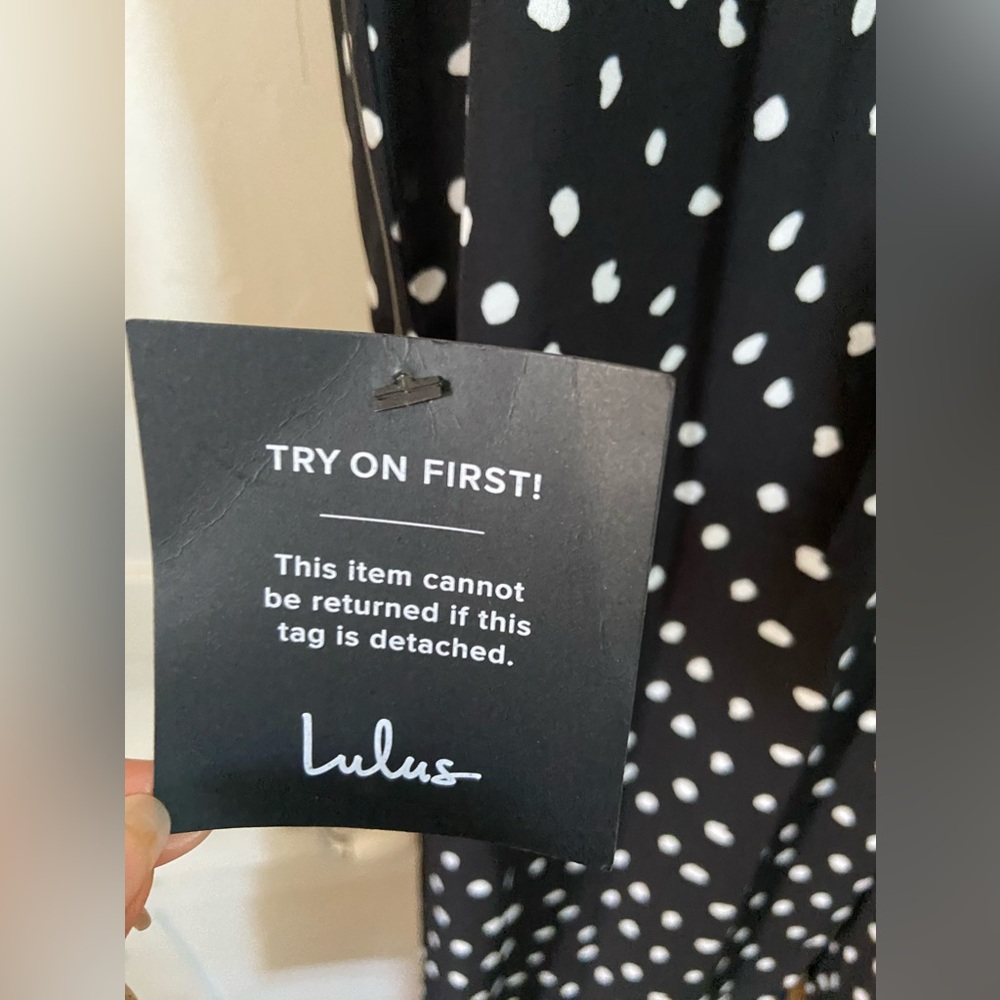 Brand new with tags!! Medium Lulus jumpsuit - Picture 4 of 7